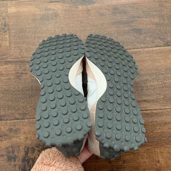 New Balance 327 Sneakers, Light Grey.  New w/Box - Picture 7 of 11